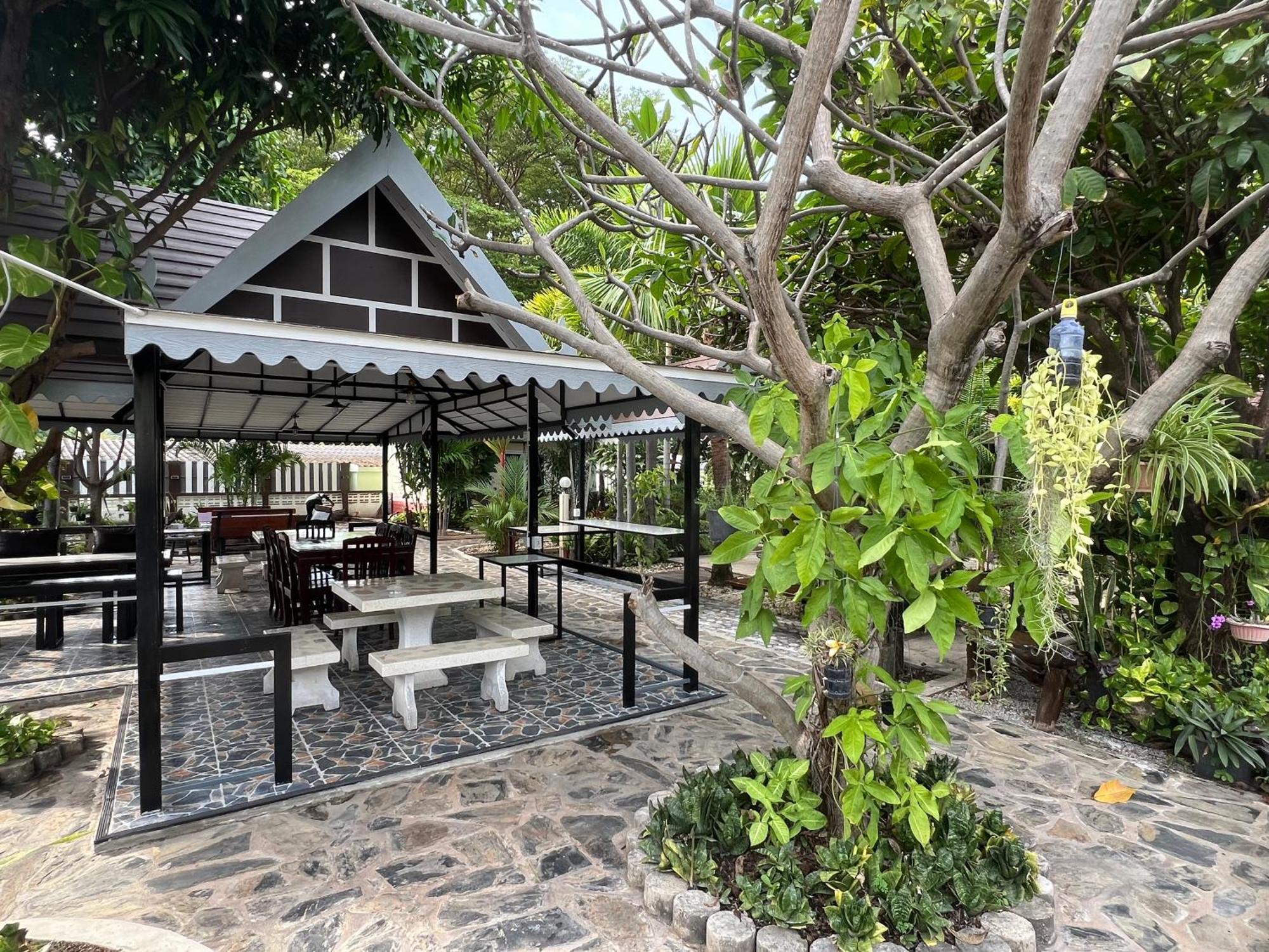 Suanpai Resort Sattahip Exterior foto